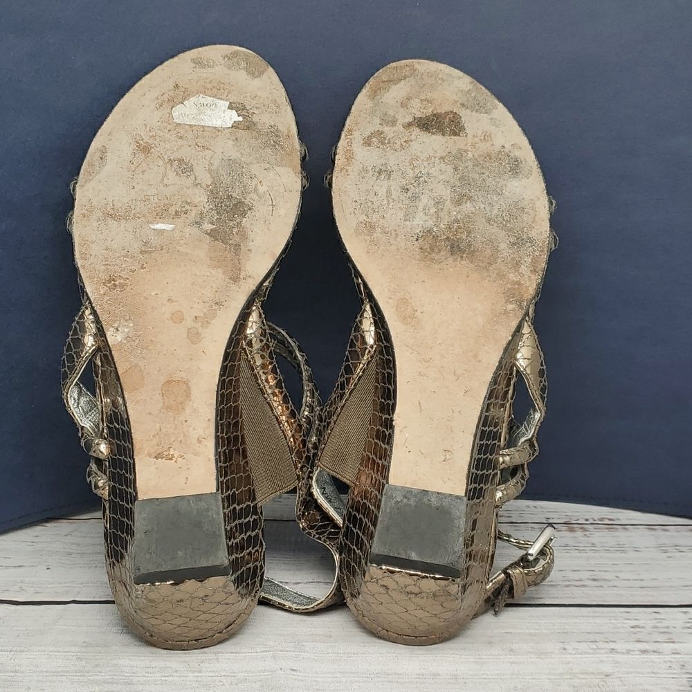 𝅺STUART WEITZMAN Pewter Silver‎ Snakeskin Python Print Embossed Wedge Sandals - Picture 9 of 12